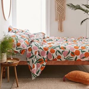 Urban Outfitters Home Peaches Duvet Cover Size Full/Queen Cotton Blend